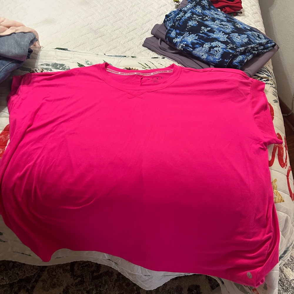 Livi Active Bright Pink Short Sleeve Tee